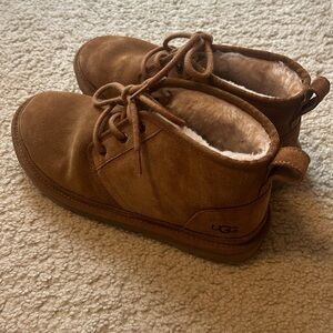 like new ugg neumels !!